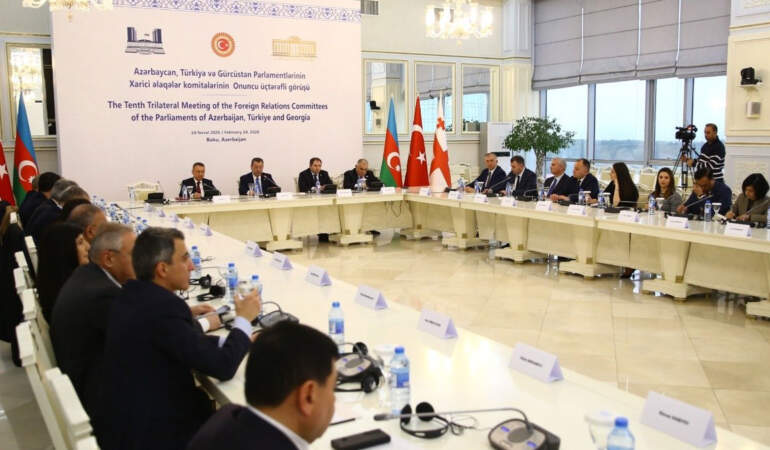 Türkiye-Azerbaycan-Gürcistan Parlamentoları Dışişleri Komisyonları Bakü’de toplandı