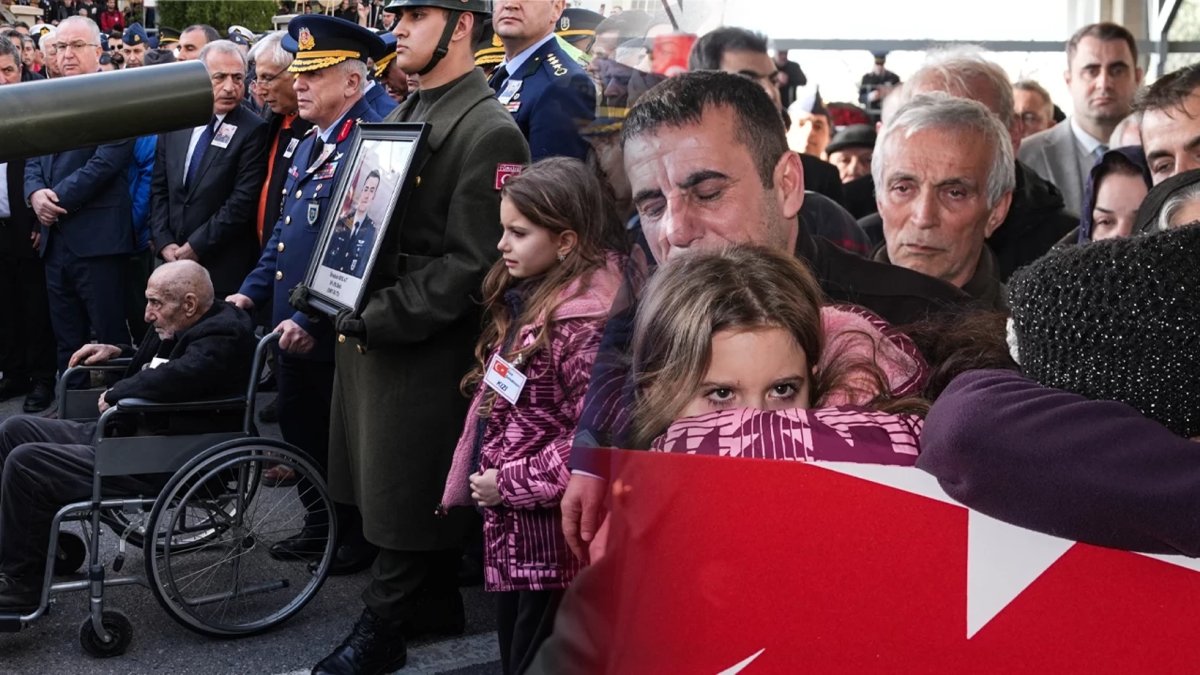 Şehit Pilot Binbaşı İbrahim Bolat İzmir’de son yolculuğuna uğurlandı