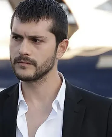 İsmail Hacıoğlu’nun vedası sonrası set hareketlendi: Alperen Duymaz ile el sıkışma an meselesi
