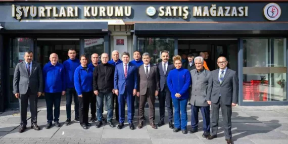 Bakan Tunç, vatandaşlarla birlikte alışveriş yaptı
