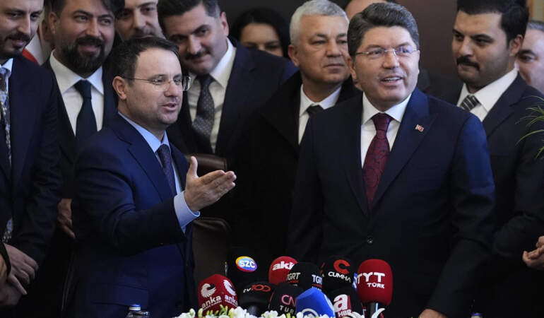 Adalet Bakanlığı’nda Devir Teslim: Akın Gürlek Görevi Yılmaz Tunç’tan Devraldı