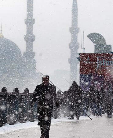 AKOM’dan İstanbul İçin Yeni Uyarı: Sıcaklıklar Çok Sert Düşecek, Kar Geri Dönüyor! O Güne Dikkat
