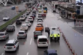 Ankara’da Okul Açılışında Trafik Yoğunluğu