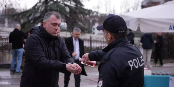 Depremde Hayatını Kaybedenler İçin Lokma Dağıtıldı
