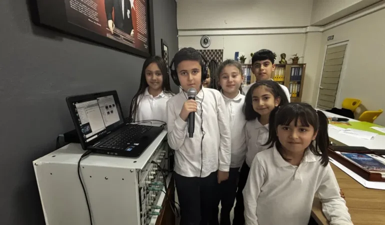 Öğrenciler Radyo nBi ile Haber Sunuyor