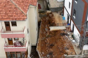 Ankara’da İstinat Duvarı Çöktü, 4 Apartman Tahliye Edildi