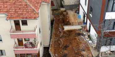 Ankara’da İstinat Duvarı Çöktü, 4 Apartman Tahliye Edildi