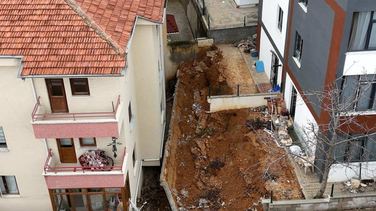 Ankara’da İstinat Duvarı Çöktü, 4 Apartman Tahliye Edildi