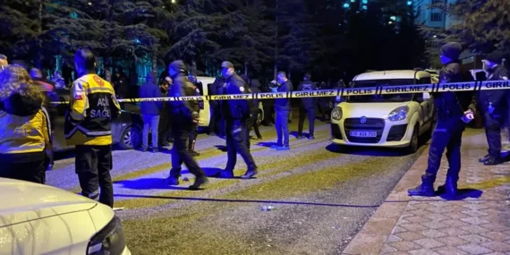Annesi, kızı ve eşini öldüren adam intihar etti