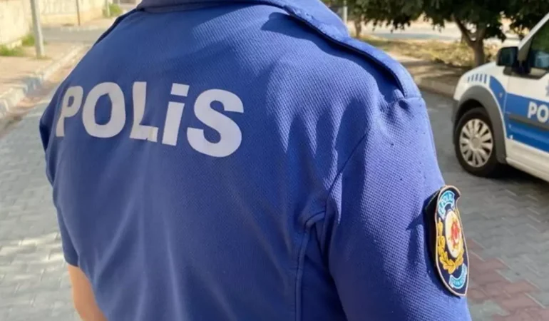 Aracını muayene götüren polis memurunu döverek öldürdüler