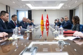 Hakan Fidan ve Kırgızistan Parlamento Başkanı Görüştü