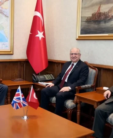 Güler, Knighton’u Kabul Etti