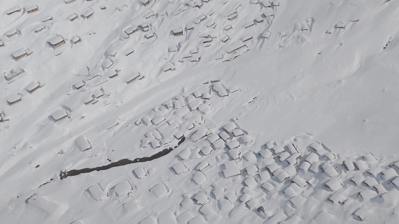 Burası Ne New York, Ne Antarktika Ne de Sibirya… Rize’de Evler Kayboldu, Görenler Hayrete Düştü