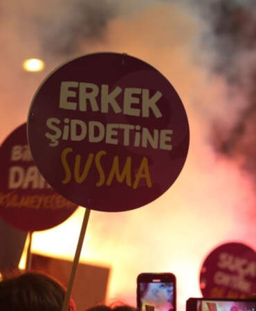 Bursa’da Bir Öğretmen Ayrıldığı Erkek Tarafından Silahla Vuruldu