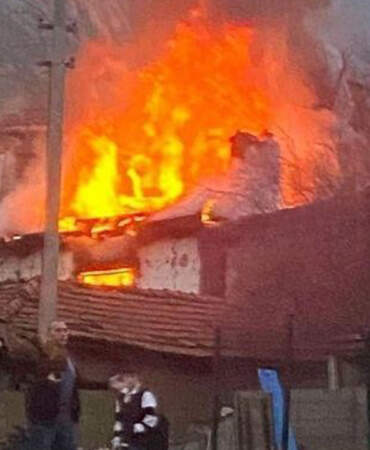 Bursa’da Soba Faciası! Küle Dönen Evden Cansız Bedenleri Çıktı
