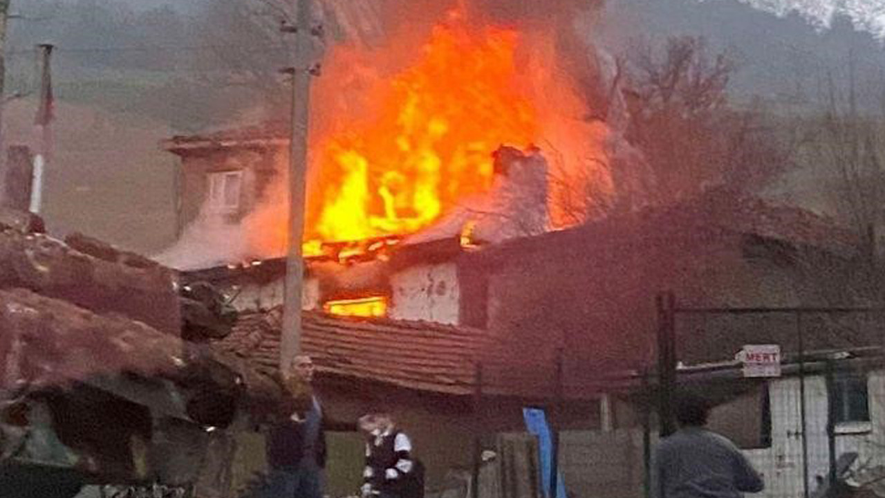 Bursa’da Soba Faciası! Küle Dönen Evden Cansız Bedenleri Çıktı