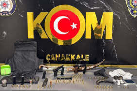 Çanakkale’de Suç Örgütüne Darbe! Balistik Yelek ve Kılıç Detayı