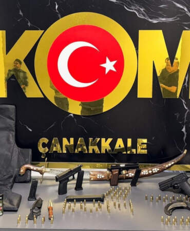 Çanakkale’de Suç Örgütüne Darbe! Balistik Yelek ve Kılıç Detayı