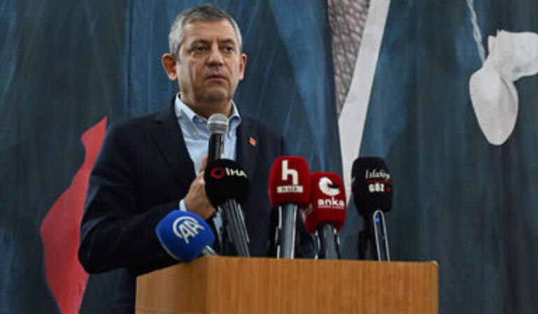 CHP, Deprem Bölgesinde: Özgür Özel’den Kritik Mesajlar