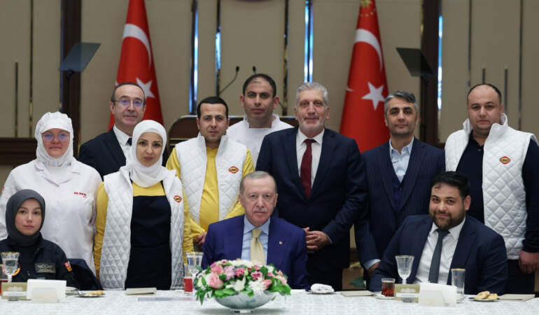 Cumhurbaşkanı Erdoğan’dan Emek Mesajı: ‘Verdiği Sözleri Unutanlardan Olmadık’