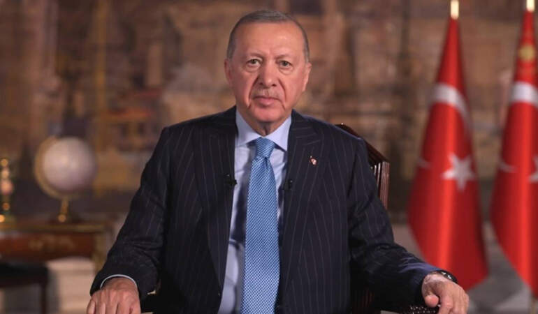 Cumhurbaşkanı Erdoğan’dan İki Ülkeye Diplomasi Çıkarması