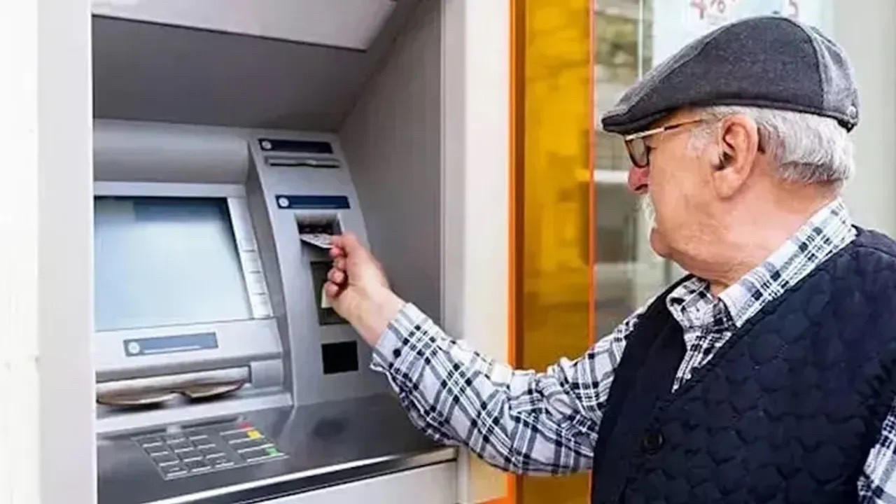 Emeklinin Beklediği Maaş Farkları Hesaplara Yattı