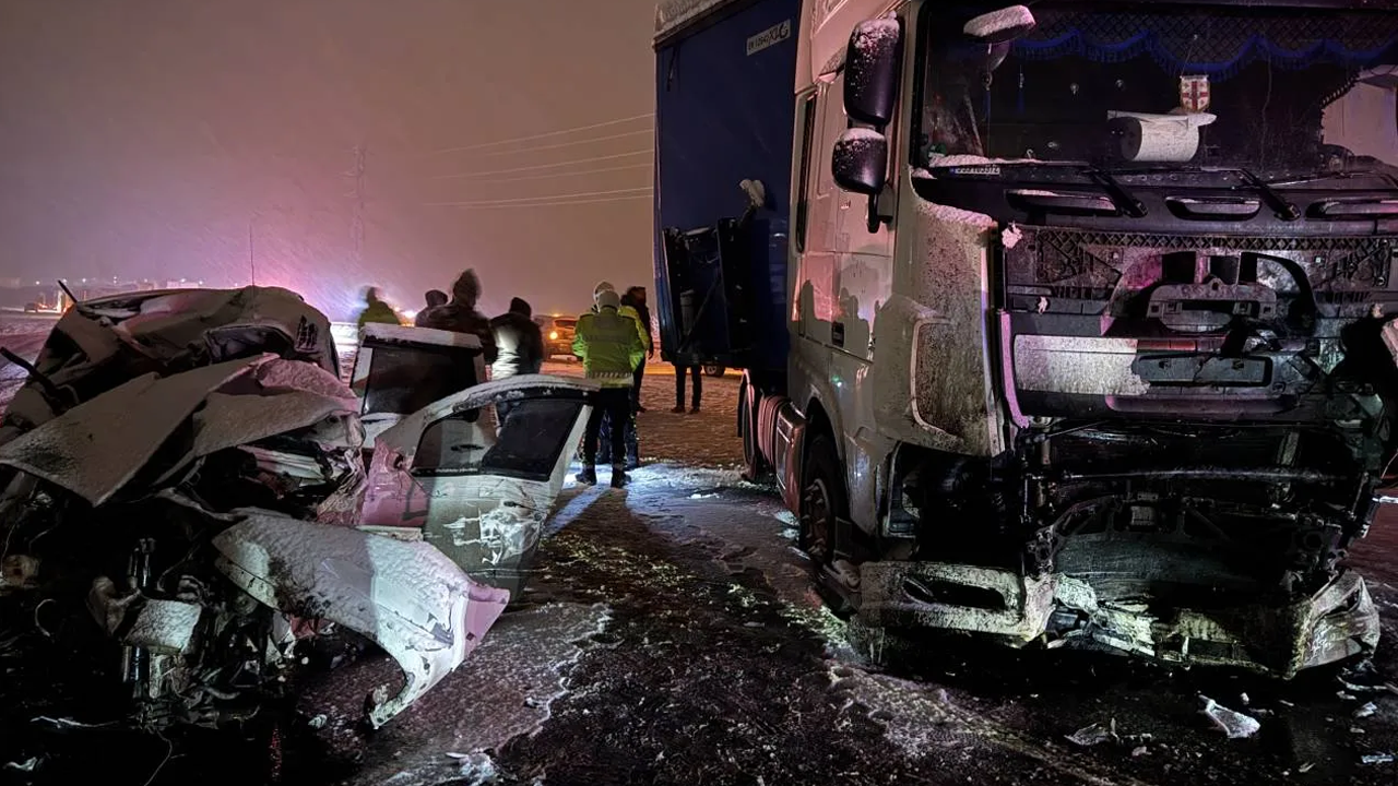 Erzurum’da Korkunç Kaza! 4 can kaybı