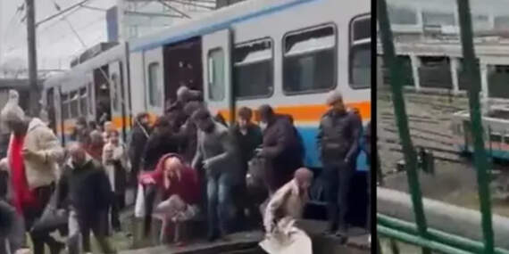 Esenler’de Büyük Panik! Metro Raydan Çıktı