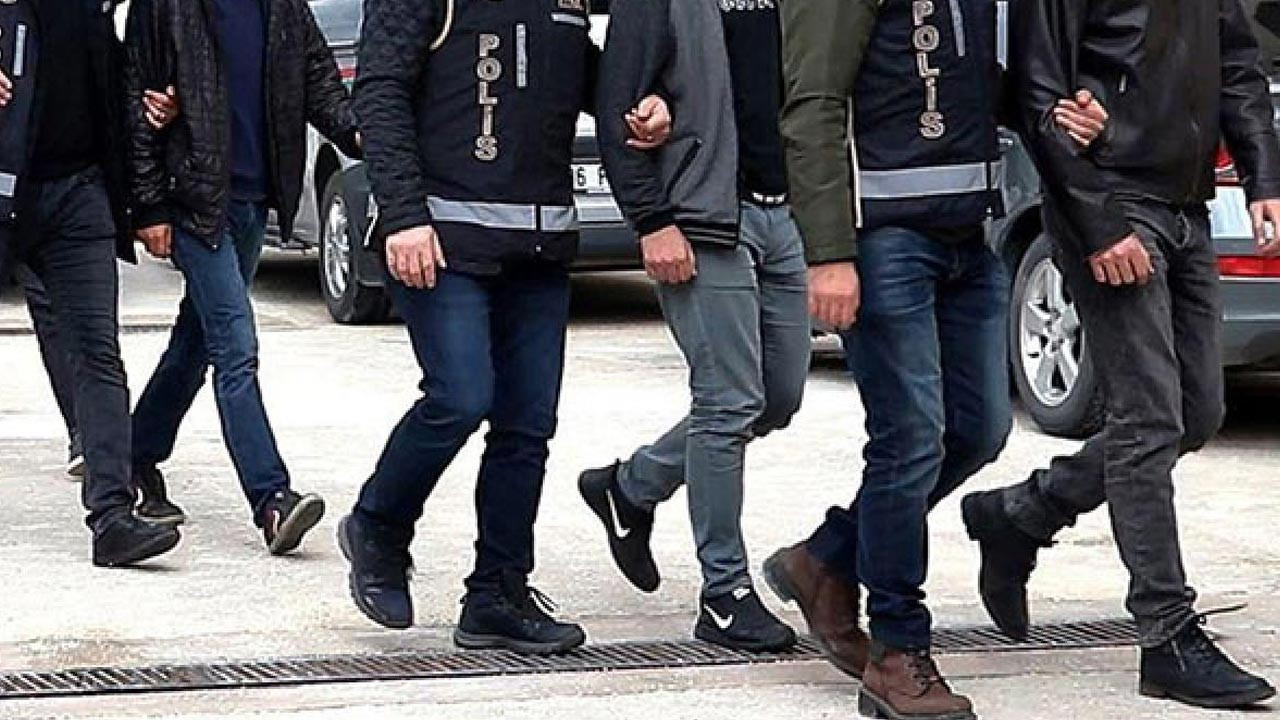 FETÖ’nün TSK Yapılanmasına Operasyon, 8 Gözaltı