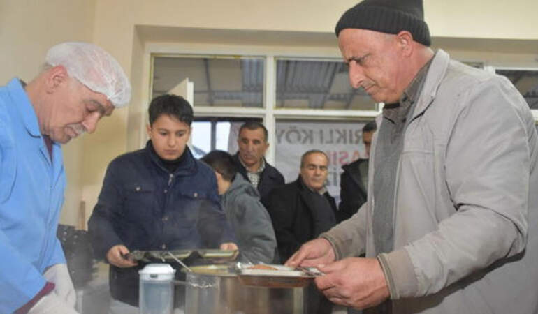 Gümüşhane’de 22 Yıllık Ramazan Geleneği: Yoldan Geçenlere İftar Ücretsiz