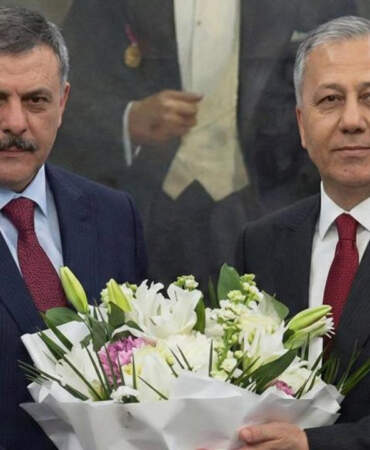 İçişleri Bakanlığı’nda Devir Teslim: Bakan Mustafa Çiftçi Görevi Ali Yerlikaya’dan Devraldı