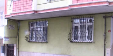 İstanbul’da Kadına Şiddet: Eşini Odaya Kilitleyip Silah Sıktı, Polisi Görünce Kendini Vurdu