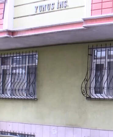 İstanbul’da Kadına Şiddet: Eşini Odaya Kilitleyip Silah Sıktı, Polisi Görünce Kendini Vurdu