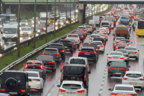 İstanbul’da Mesai Bitti, Trafik Yine Kilitlendi