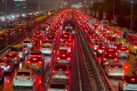 İstanbul’da Trafik Kilitlendi! Araçlar Durma Noktasına Geldi