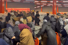 Kapılar Açılır Açılmaz Birbirlerine Girdiler! Bursa’da ‘100 Lira’ İzdihamı