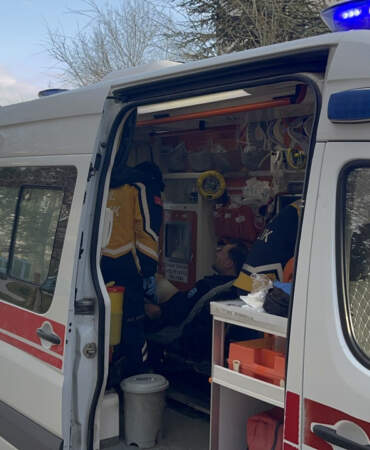 Komşular Arasında Gürültü Nedeniyle Bıçaklı Kavga: 4 Yaralı
