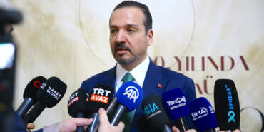 Kürşad Zorlu Bakü’de Duyurdu: Türkoloji Bölümleri İçin Kritik Adım