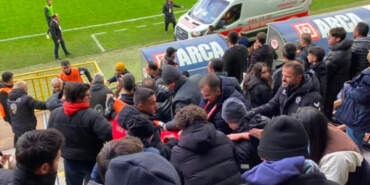 Maçta Korku Dolu Anlar! Antrenör Bir Anda Yere Yığıldı