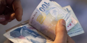 Meclis’e Sunuldu: Memur Emeklileri İçin Seyyanen Zam Teklifi