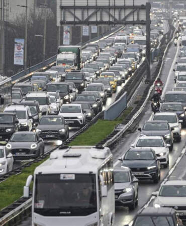 Megakent Kilit! Haftanın İlk İş Gününde Yoğun Trafik