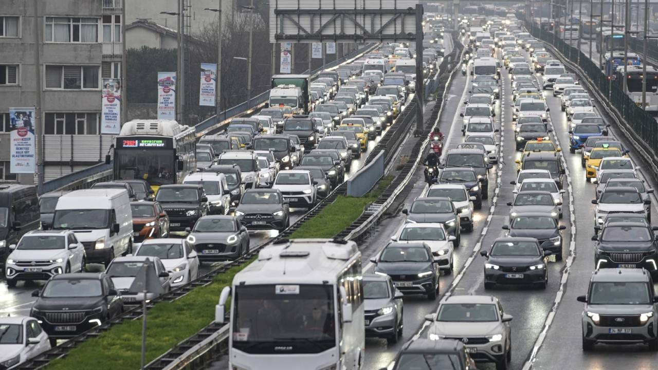 Megakent Kilit! Haftanın İlk İş Gününde Yoğun Trafik