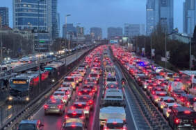 Megakent Kilitlendi! İstanbul’da Trafik Yoğunluğu Yüzde 90’a Çıktı