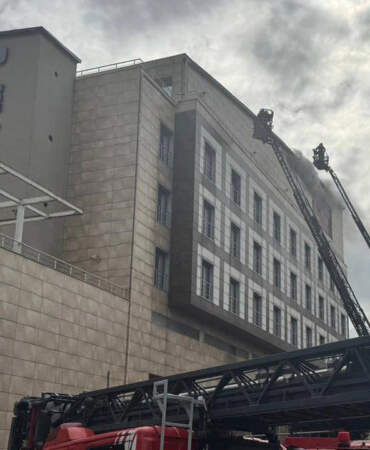 Merter Polisevi’nde Korkutan Alevler
