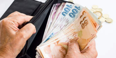 Milyonlar Bekliyor… Emeklilerin Bayram İkramiyesi İçin Kanun Teklifi