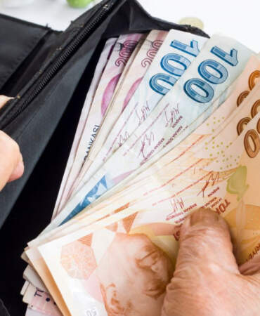 Milyonlar Bekliyor… Emeklilerin Bayram İkramiyesi İçin Kanun Teklifi