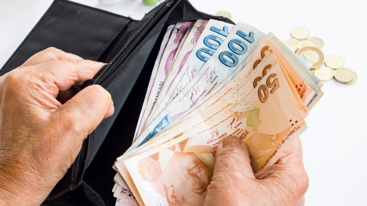Milyonlar Bekliyor… Emeklilerin Bayram İkramiyesi İçin Kanun Teklifi