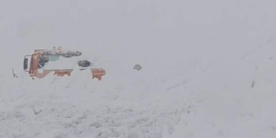 Muş’ta Dakikalarla Yarış… Operatör Çığ Altında Kaldı