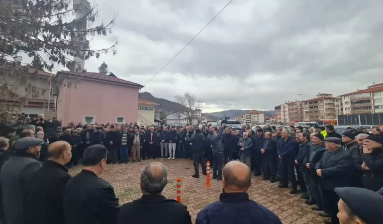 Nallıhan’dan 65 Kişi Umreye Uğurlandı