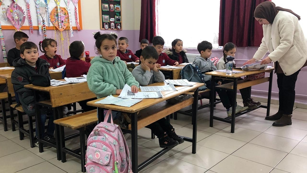 Okullarda Ara Tatil Kalkıyor mu? Milli Eğitim Bakanı Yusuf Tekin’den Beklenen Açıklama